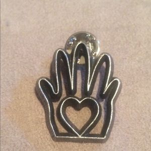 VINTAGE COLLECTABLE PIN 1995 ANN CLARK LTD